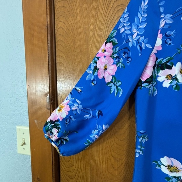 NWOT Ann Taylor Blue with Pink Flower Print Shift Dress Size 6 - Picture 4 of 5